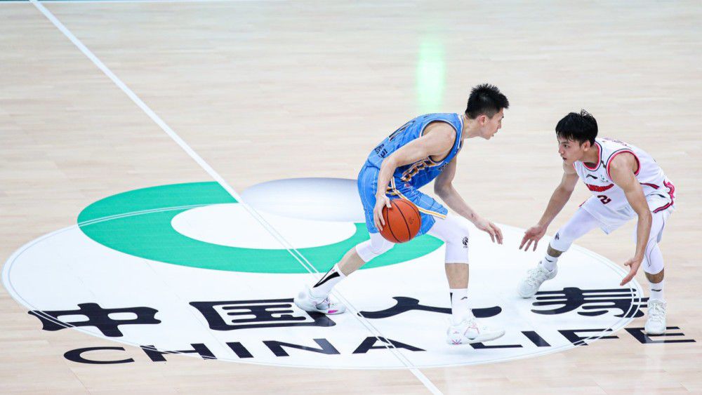 湖人迎来三连胜升至西区第四 距离第二仅差0.5个胜场NBA季中锦标赛半决赛，湖人以133-89狂胜鹈鹕，杀进决赛将对阵步行者。